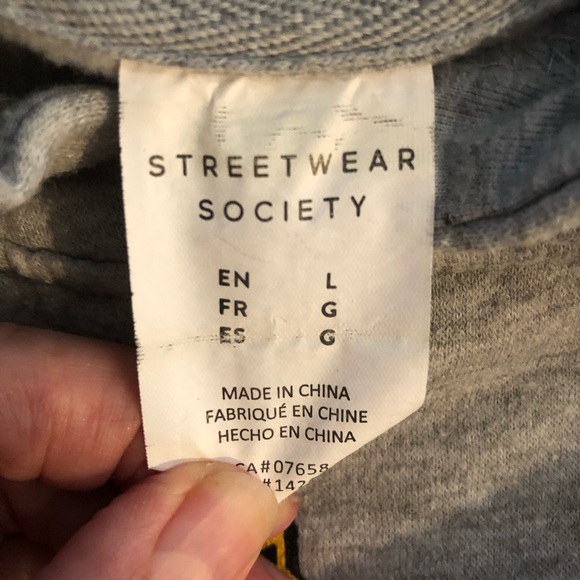 Harry Potter Gryffindor Hooded Sweatshirt Size Large - Picture 5 of 5